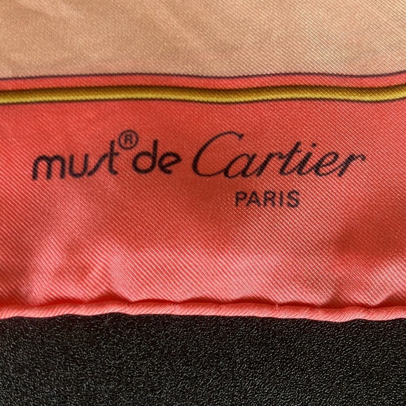 ~CARTIER~ must de Cartier 100% silk scarf beautiful used condition. - Picture 8 of 13